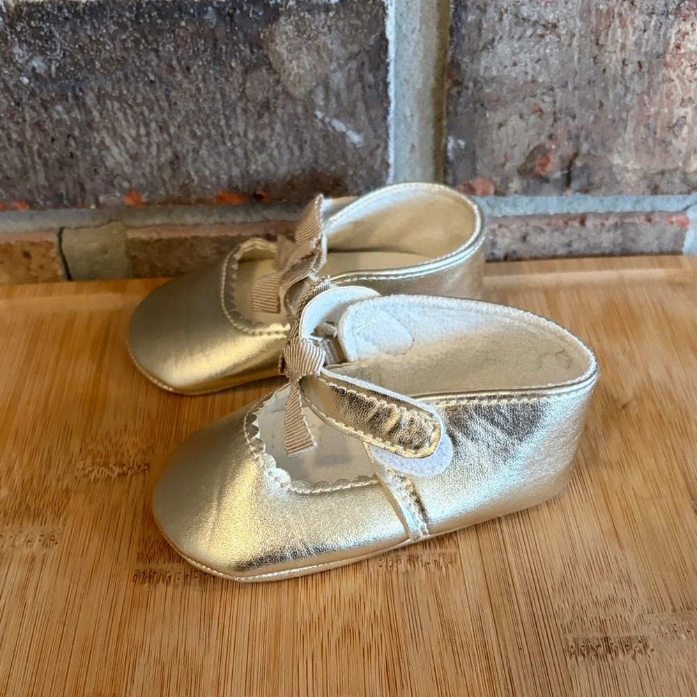 Gold Baby Shoes - Picture 1 of 3